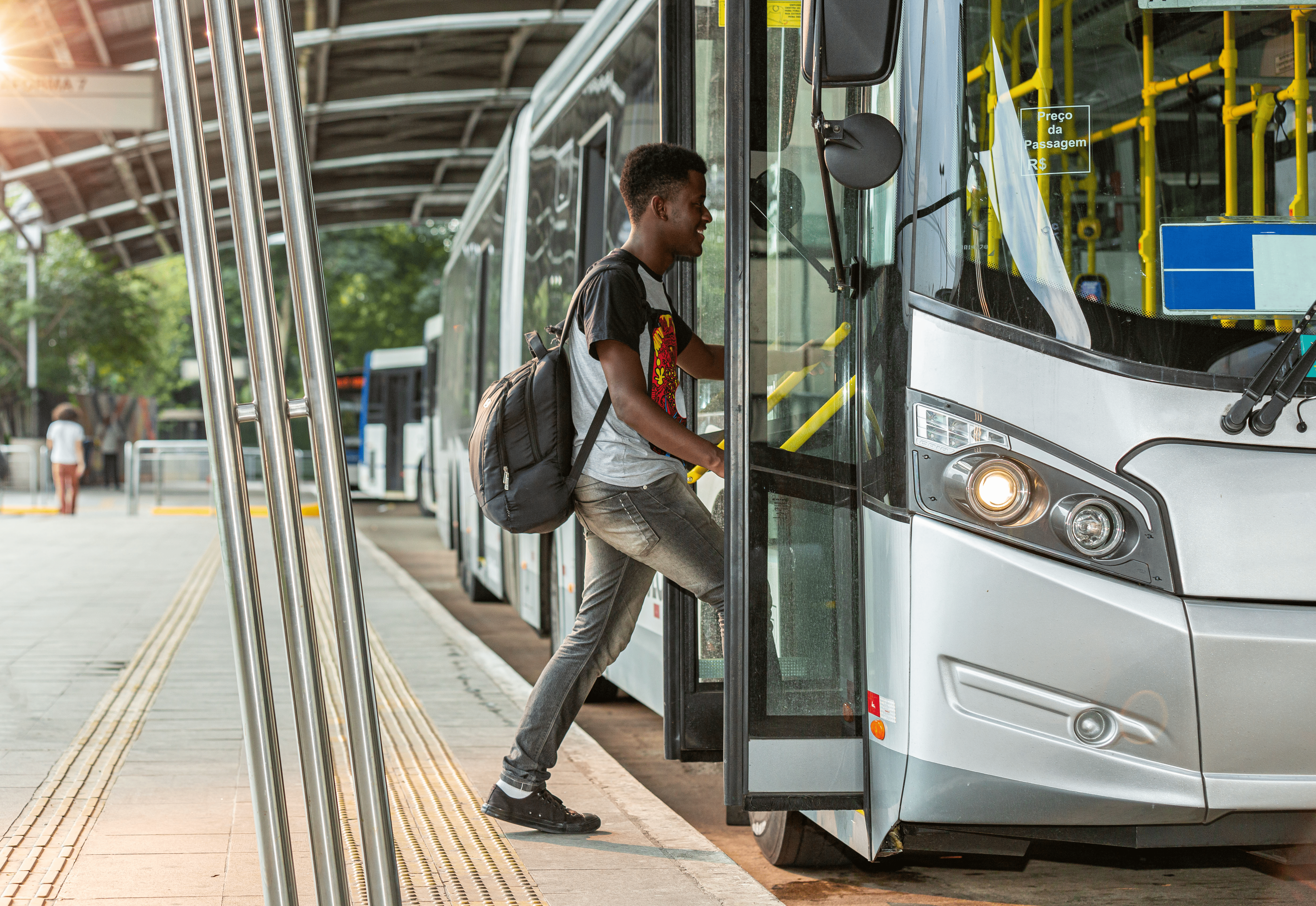 Swedish shuttle transport service connecting destinations 1